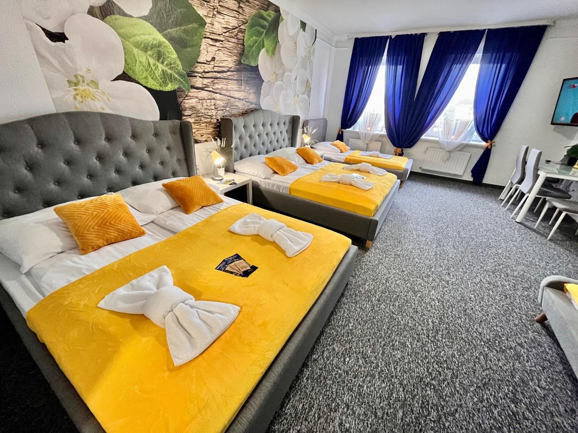 Great Polonia Swidnica City Center Bagian luar foto